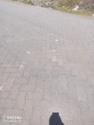 Ruiru: Eneo la Biashara la Eka 2.165 Karibu na Kituo cha Petroli