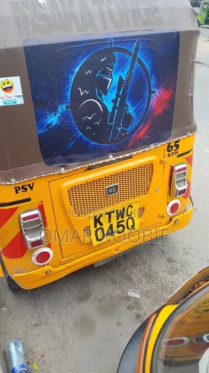 Bajaj RE 2022 Njano