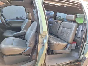 Toyota TownAce 1996 Kijani Minivan