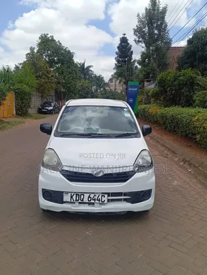 Daihatsu Mira 2016 Nyeupe