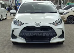 Toyota Yaris 2020 Nyeupe