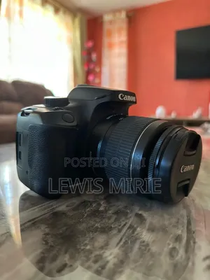 Canon 4000D Kamera ya DSLR