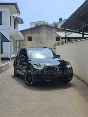 Audi Q5 2.0T Premium AWD quattro 2019 - Matt Black