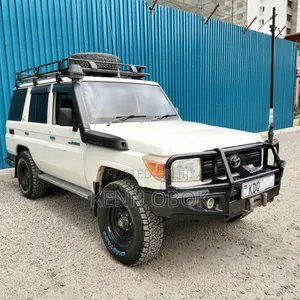 Toyota Land Cruiser 2016 White