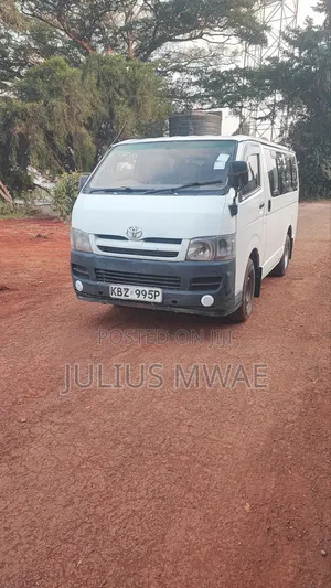 Toyota HiAce 2012 - 7 Seater Automatic