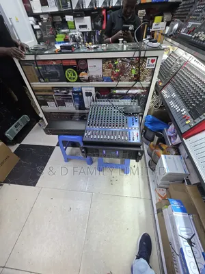 Yamaha MG16XU Mixer Package with Crest Audio CA20 Amp