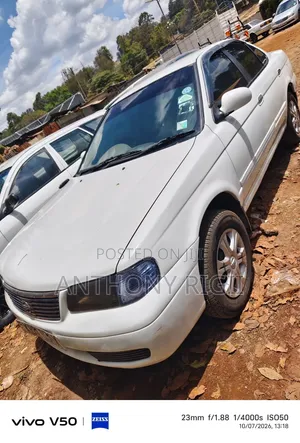 Nissan Sunny 2005 Nyeupe