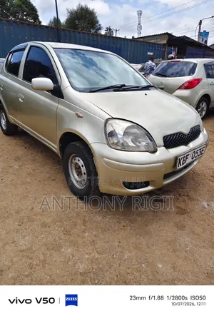 Toyota Vitz 1.3 FWD 5dr 2003 Dhahabu