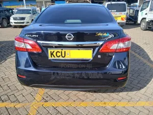 Nissan Sylphy 2012 Nyeusi