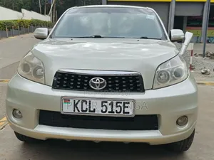 Toyota Rush 1.5 RWD 2010 Dhahabu