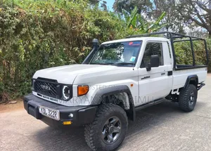 Toyota Land Cruiser 79 Series 2022 Nyeupe