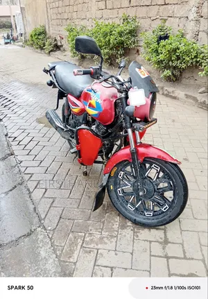 Bajaj Boxer 150 UG 2020 Nyekundu