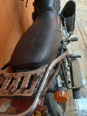 Bajaj Boxer 150 UG 2020 Nyeusi