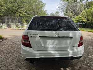 Mercedes-Benz C200 Estate 2013 White