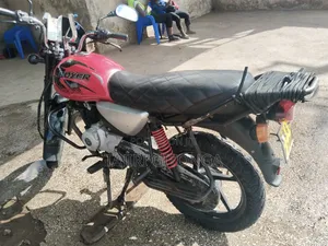 Bajaj Boxer 150 UG 2022 Nyeusi