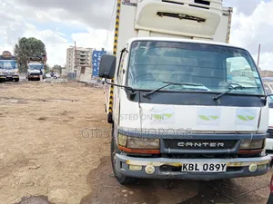 Mitsubishi Canter Food Truck