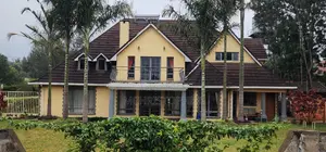6 Bedroom Maisonette in Hardy, Karen for Sale