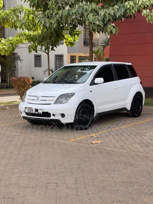 Toyota IST 2006 Off-white