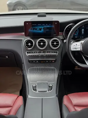 Mercedes-Benz GLC-Class 2020 Nyeusi