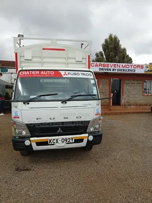 Mitsubishi Fuso Canter 2019 Nyeupe
