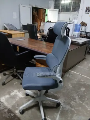 Kiti cha Ofisi cha Executive - Nyeupe