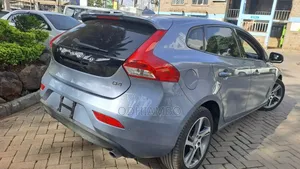 Volvo V40 2018 Blue