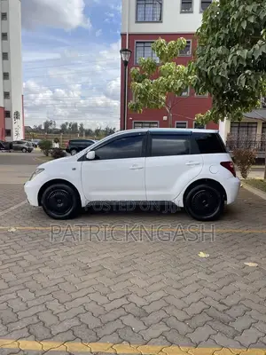 Toyota IST 2006