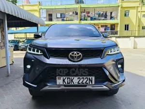 Toyota Fortuner 2.8 D AWD 2015 Grey