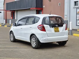 Honda Fit Automatic 2008 Nyeupe