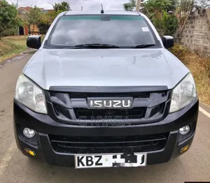 Isuzu D-MAX 2013 Nyeusi