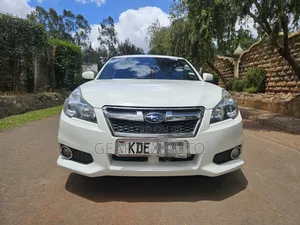 Subaru Legacy 2014 Nyeupe