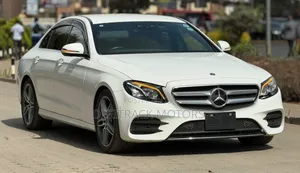 Mercedes-Benz E200 2019 Nyeupe