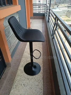 Modern PU Leather Bar Stools (Black)