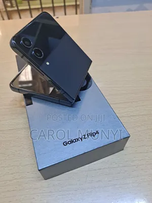Samsung Galaxy Z Flip4 256GB Gray (Refurbished)