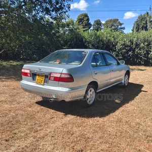 Nissan Sunny B14 2004 Nyeupe