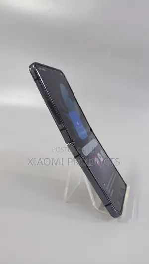 Samsung Galaxy Z Flip4 128GB Black (Refurbished)