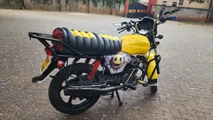 TVS HLX 125 2022 Nyeusi