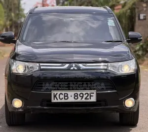 Mitsubishi Outlander 2014 Nyeusi
