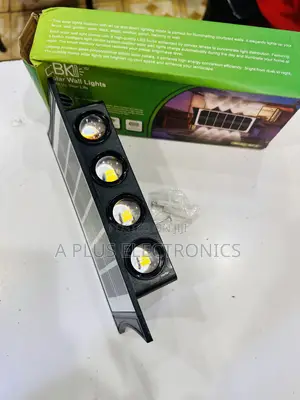 Mwanga wa Ukutani wa Solar BK8 - Mwanga wa Kisasa wa Nje