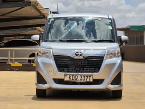Toyota Roomy 2017 Silver