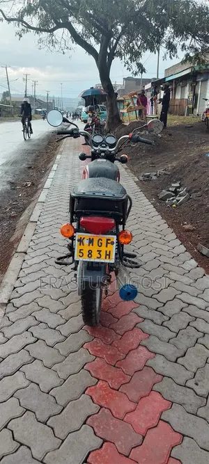 Bajaj Boxer 100 2025 Red