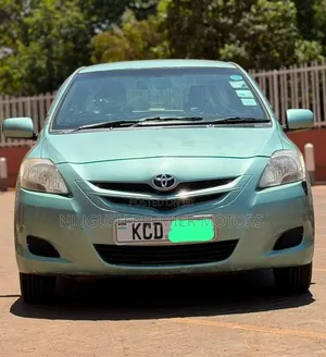 Toyota Belta 2008 Kijani