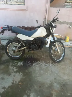 Yamaha DT175 2004 - Nyeupe