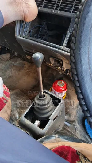 Toyota HiAce 2001 Nyeupe