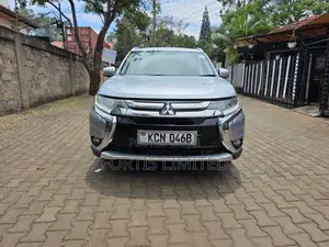 Mitsubishi Outlander 2016 Nyeusi