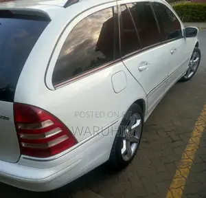 Mercedes-Benz C200 2007 Nyeupe