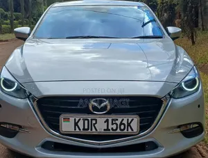 Mazda Axela 2017 Nyeupe