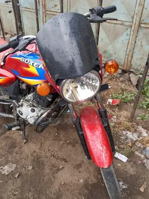Bajaj Boxer 150 UG 2021 Nyekundu