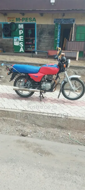 Bajaj Boxer 2024 Nyekundu