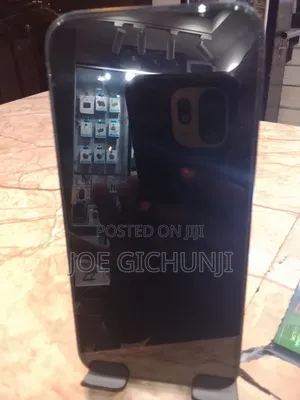 Apple iPhone 13 256GB Nyeusi